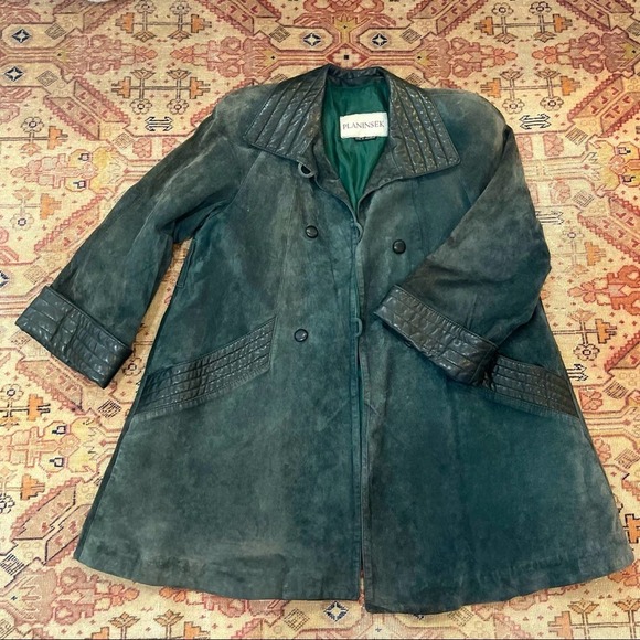 Vintage Jackets & Blazers - Beautiful Vintage Forest Green Suede Coat